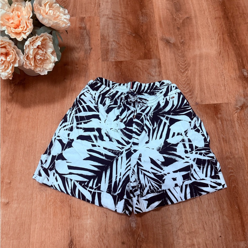 Tommy Hilfiger Black & White Tropical Print Women's Shorts